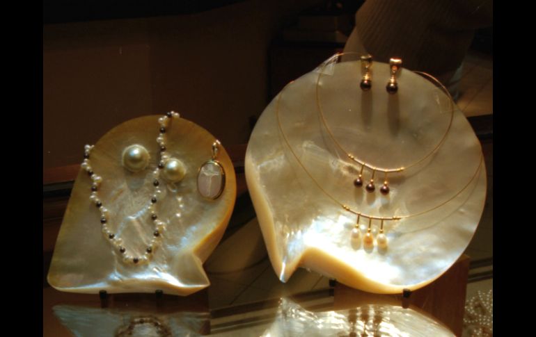 El nácar se utiliza por lo regular en joyería. ARCHIVO /
