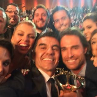 'Selfie' de Adrián Uribe, a 3.3 millones de retuits de superar a DeGeneres