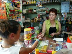 Las licencias A y B, incluyen abarrotes, papelerías, farmacias, estéticas etc. ARCHIVO /