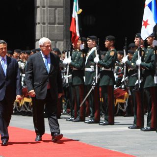 Peña recibe a presidente de Panamá en Palacio Nacional