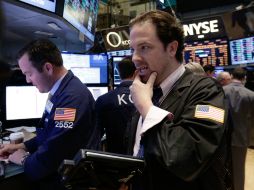 El descenso del Nasdaq se vio afectado por malas cifras de Netflix, Facebook y Tesla. ARCHIVO /