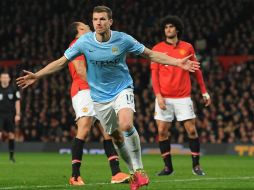 Un doblete de Edin Dzeko sentenció el aplastante marcador. EFE /