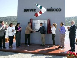 Peña Nieto, acompañado Francisco Vega, encabeza la ceremonia de inauguración de la presa 'Las Auras'. SUN /