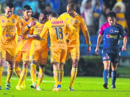 Los Tigres no tuvieron piedad como locales de Veracruz, a quienes derrotaron 3-0.  /
