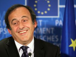 El organismo presidido por Michel Platini prevé varias divisiones, con promociones y descensos. ARCHIVO /