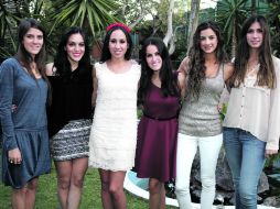 GIRLS JUST WANNA HAVE FUN. Alejandra Martínez, María Jaime, Daniela Padilla —la festejada—, Ana Topete, Mónica Orozco y Fernanda Casas.  /