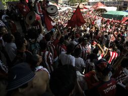 Estos grupos de animación han sido señalados de violentos en el futbol mesxicano. ARCHIVO /