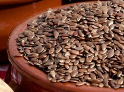 Consumir linaza, junto con una dieta rica en nutrientes, aumenta un 35% las posibilidades de reducir tallas.  /