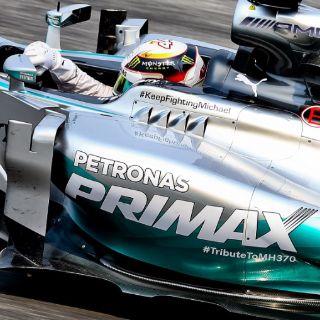 Mercedes domina los primeros ensayos del Gran Premio de Malasia