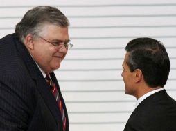 Carstens considera que las reformas estructurales de Peña impulsarían además la productividad total de fábricas a todo su potencial. ARCHIVO /