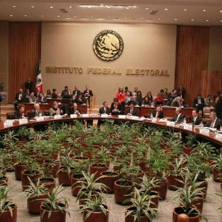 Presentan informe financiero y de recursos del IFE