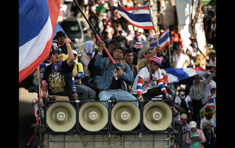 Los manifestantes quieren que el gobierno de Yingluck renuncie de inmediato y sea reemplazado por un 'consejo del pueblo'. EFE /