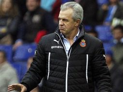 Pese al descalabro, Aguirre se mostró orgulloso de su equipo Espanyol, que ahora debe enfocarse en quedarse en la liga española. EFE /