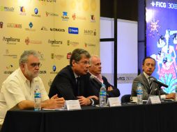 Firma del convenio de colaboración entre el director del festival y el embajador italiano en México.  /