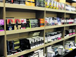 Los anaqueles de las librerías o las ferias libreras se llenan con historias que se desarrollan con libertad.  /
