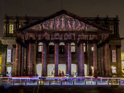 El Teatro Degollado también apagó sus luces durante una hora.  /