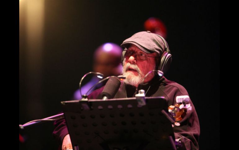 El cantautor da las gracias a México, país al que quiere muchísimo. EFE /