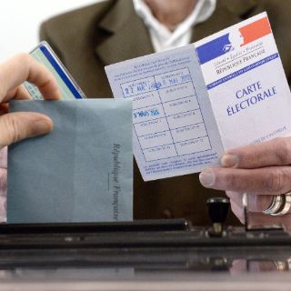 Anuncian derrota de la izquierda en municipales francesas