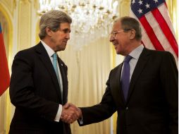 Serguei Lavrov y John Kerry se entrevistaron durante horas en la residencia del embajador ruso en París. AP /