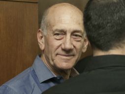 Ehud Olmert es acusado de soborno en un escándalo inmobiliario y falsificación de testimonio. AP /