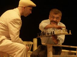 En 'El Gesticulador' un mediocre maestro universitario usurpa la identidad de uno de los caudillos del Norte. ARCHIVO /