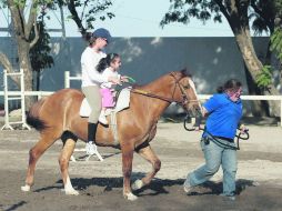 Equinoterapia. Ayuda a las personas que padecen autismo.  /