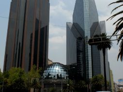 En el interior de la bolsa son negociados 50.5 millones de títulos por un importe de mil 323.6 millones de pesos. ARCHIVO /
