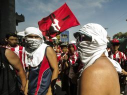 La ley prevé la creación un padrón de personas sancionadas a quienes se les impedirá asistir a eventos deportivos hasta por cinco años. ARCHIVO /