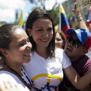 Capriles pide apoyo para diputada venezolana tras su destitución