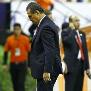 Chivas confirma salida de José Luis Real