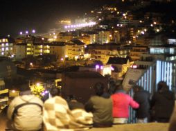 Familias chilenas sufrieron pérdidas materiales y fueron evacuados de sus domicilios. EFE /