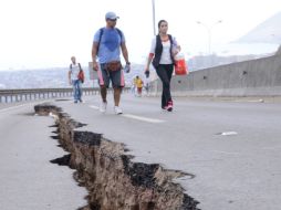 El embajador de México en Chile descarta presencia de mexicanos en zona afectada por terremoto de 8.2 grados en el país sudamericano. AFP /