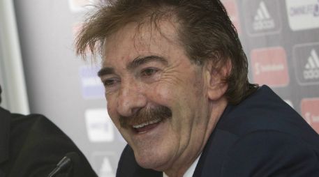 Ricardo Antonio La Volpe fue presentado esta mañana con Chivas. NTX /