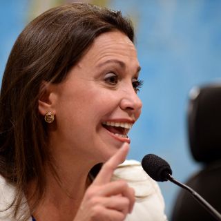 Machado pide a Maduro 'voluntad de diálogo'