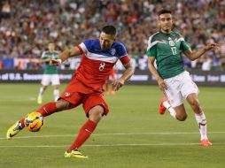El conjunto estadounidense dominó el partido durante el primer tiempo, y se fue al frente en el marcador por dos goles. AFP /