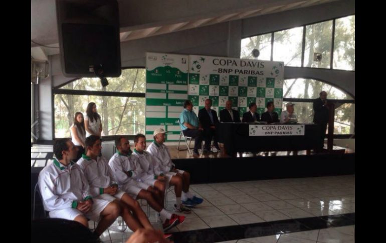 Este fin de semana van por una serie que promete ser difícil. Twitter: @PueblaCopaDavis. ESPECIAL /