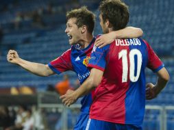 Basilea jugó con las gradas vacías debido a una sanción de la UEFA. AP /