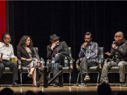 Rafael Lara, Haroldo Fajardo, Leopoldo Aguilar y Lucía Carreras durante la charla 'Qué pasa detrás de la pantalla grande'.  /