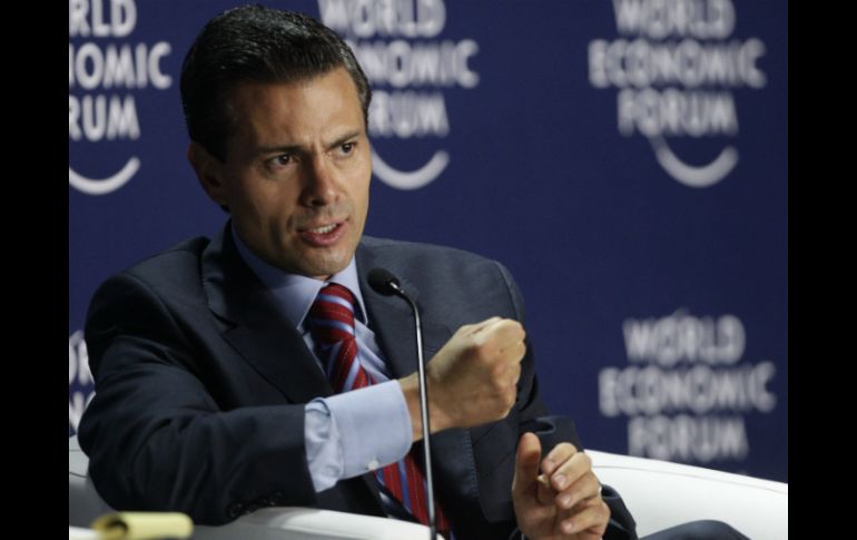 El Presidente Enrique Peña Nieto habla durante el Foro Económico Mundial sobre América Latina. AP /