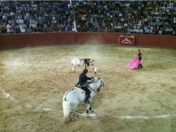El rejoneador Pablo Hermoso de Mendoza, en el festival taurino en la plaza 'El Centenario'.  /