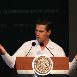 Destaca Peña Nieto reforma financiera ante banqueros
