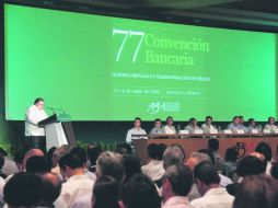 Agustín Carstens dijo a los banqueros que ''hay cierto consenso de que la economía se va a activar''. EFE /