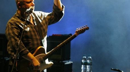 Los Pixies se estrenaron ante un público colombiano ansioso de escuchar los grandes éxitos de los años noventa pre-alternativos.  /