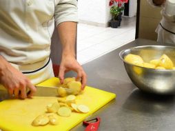 Actualmente, se atiende a 193 mil 798 beneficiarios que reciben raciones alimentarias diarias. ARCHIVO /