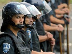 Autoridades argentinas buscan destinar más personal policial para actividades de prevención. ARCHIVO /