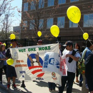 Inmigrantes piden en EU fin a las deportaciones