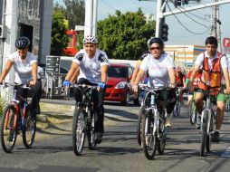 La salida del paseo ciclista 'Pedaléale por tu salud' se realizó desde dos puntos de la zona metropolitana.  /