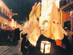 La Procesión del Silencio, uno de los eventos que congrega a más visitantes durante Semana Santa. ESPECIAL /