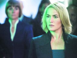 Kate Winslet se aventura en la acción futurista con ''Divergente''. ESPECIAL /