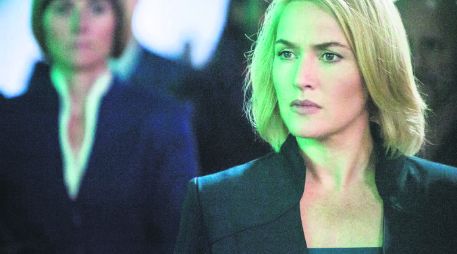 Kate Winslet se aventura en la acción futurista con ''Divergente''. ESPECIAL /